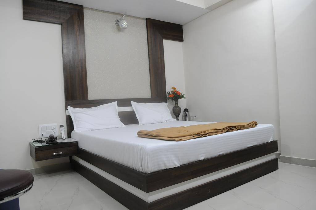Oyo Hotel Sree Balaji Residency Amhedabad Dış mekan fotoğraf